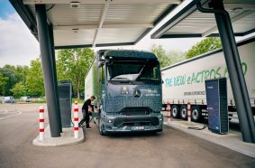 Charging the near-series prototype of the eActros 600