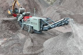 In Washington and California, Molson will focus on big jaws and cones, such as the MT400C pictured, to support the region’s hard rock quarry and mining demands. 