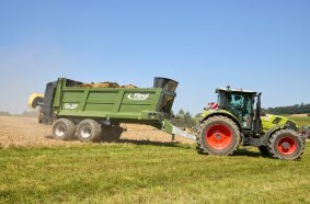 Fliegl expands its portfolio with the new chain manure spreader KDS 255 MUCK CONTROL