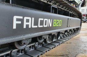 Falcon 820