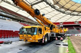 Grove GMK5250XL-1 extends helping hand to German soccer club VfB Stuttgart