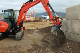 Fully hydraulic quick-change systems from Lehnhoff increase the efficiency of work.