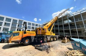 Grove GMK5250XL-1 extends helping hand to German soccer club VfB Stuttgart