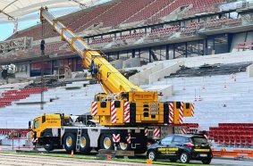 Grove GMK5250XL-1 extends helping hand to German soccer club VfB Stuttgart