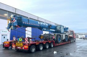 Transport of rough-terrain crane