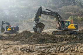 Volvo CE adds three mid-size models to revamped excavator series