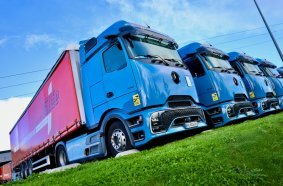 Transports Vallée in France is investing in the future: First Mercedes-Benz eActros 600 and 62 Actros L with ProCabin