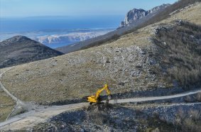 JCB 370X