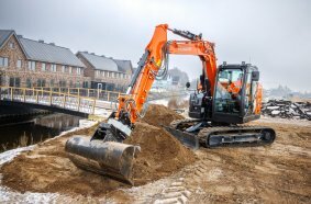 Hitachi ZX85-6EB