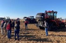 Training on the field - Quadtrac 500 and Magnum Rowtrac