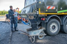 Fliegl Construction and Municipal Technology – Wiesel Compact in action