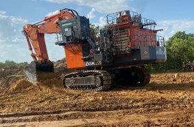 The first Hitachi EX2000-7 excavator in Ghana sets the standard in mining