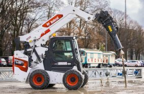 Martin Lacey-Krone, Circus Director and big-cat trainer at Circus Krone with the new Bobcat S86 compact loader.