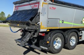 Fliegl Construction and Municipal Technology – Wiesel Compact – swivelling chute – cover tarpaulin