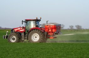 KUHN AXIS & AXENT fertiliser spreaders New OPTIPOINT PRO technology