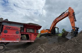 Develon DX360LC-9 Smart Crawler Excavator