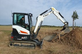 Bobcat E27 and the Bronze Age in the Czech Republic
