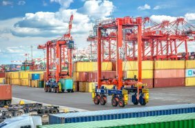 Port Newark Container Terminal orders 20 Hybrid Konecranes Noell Straddle Carriers to enhance efficiency and lower emissions