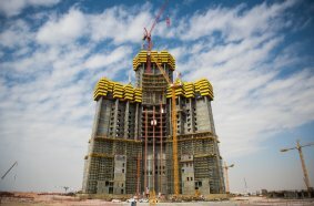 Tower crane pioneers in the Middle East – Wolffkran enters into joint venture in Saudi Arabia