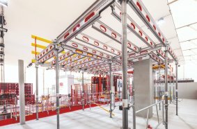 The forward-looking SKYFLEX slab formwork accelerates formwork processes, for instance with the patented drophead for early striking and the small number of props.