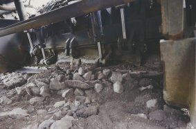 The Wirtgen Rock Crusher can crush hand packed stone layers and individual stones with edge lengths of up to 300 mm.