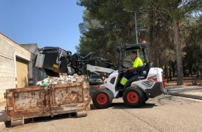 Bobcat L28 Articulated Loader, Mechanising Manual Work