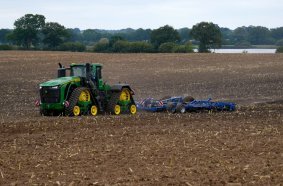 9RX cultivating with a Kockerling with 46cm chizels at 33cm depth