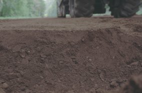 The WRC 240i ensures a homogeneous mixing result at a working depth of up to 35 cm.