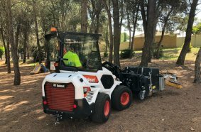 Bobcat L28 Articulated Loader, Mechanising Manual Work