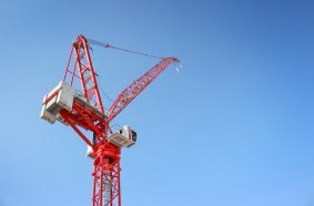 Expands the WOLFF portfolio and meets the demand for cranes in the higher load moment range: the new WOLFF 550 B luffing jib crane.