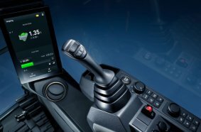 Sway Control Plus makes sway-free crane operation easier than ever before: hook block sway is actively corrected in both slewing and trolley directions.