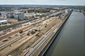 A state-of-the art TrailerPort for rail-road transshipment is currently under construction at the Dresden-Friedrichstadt port facilities.