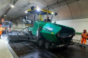 The SUPER 1803-5 X is Vögele’s most powerful wheeled paver, and features numerous new technologies.