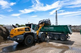 Finely sorted material is loaded into lorries by the XPower wheel loader.