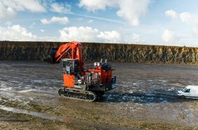 Hitachi EX2000-7
