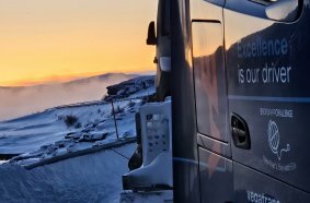 Premiere at the Arctic Circle: VEGA’s eActros 600 conquers the eNordkapp Challenge as the first battery-electric truck