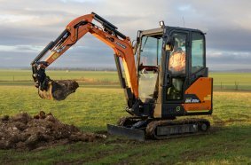 DEVELON Launches New DX23E-7 Electric Mini-Excavator