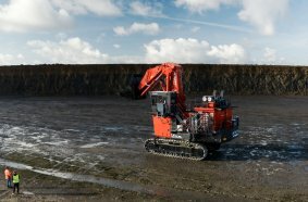 Hitachi EX2000-7
