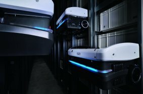 Siemens relies on the AeroBot robotic warehouse by KNAPP to expand their storage capacities at their Karlsruhe location.