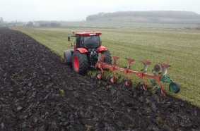 Farmer's Story: Series 6 in Action on the Farm