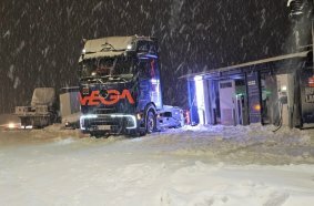 Premiere at the Arctic Circle: VEGA’s eActros 600 conquers the eNordkapp Challenge as the first battery-electric truck