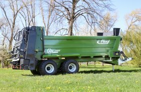 The New KDS 140 Tandem Chain Manure Spreader: Compact, Soil-Friendly, and Built for Performance