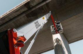 The versatile PT 25 TJ 3.5 t aerial work platform now with more performance, higher stability and improved ergonomics.