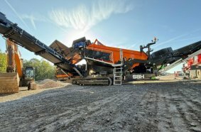 The energy-efficient scalper can be used independently on construction sites thanks to its hybrid drive.