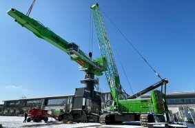 Thanks to its robust design and considerable load capacity, the 220 t duty cycle crane is suitable for the toughest applications.