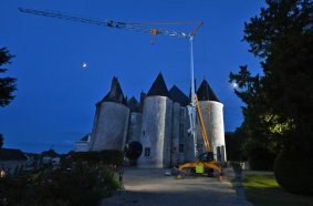 Manitowoc introduces new Potain Igo M self-erecting crane at Batimat in Paris