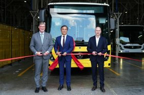 On behalf of Daimler Buses and Mercedes-Benz Türk: Otokar starts production of the Mercedes-Benz Conecto. With Till Oberwörder, CEO Daimler Buses, Aykut Özüner, CEO of Otokar, and Heiko Selzam, CEO of Mercedes-Benz Türk, at the event.