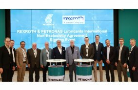 Signing ceremony in Turin, Italy: Khalil Muri (6th from left), Managing Director and Group CEO at PETRONAS Lubricants International, and Dr. Steffen Haack (7th from left), CEO Bosch Rexroth AG