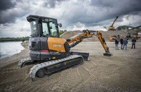  The popular CASE European Roadshow returns in 2023, providing customers with hands-on experience and demonstrating the company`s innovative technologies and digital solutions
