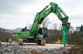Grapple, shears, pulveriser and hammer: the quick-change system for attachments allows you to change tools in seconds, depending on your requirements.